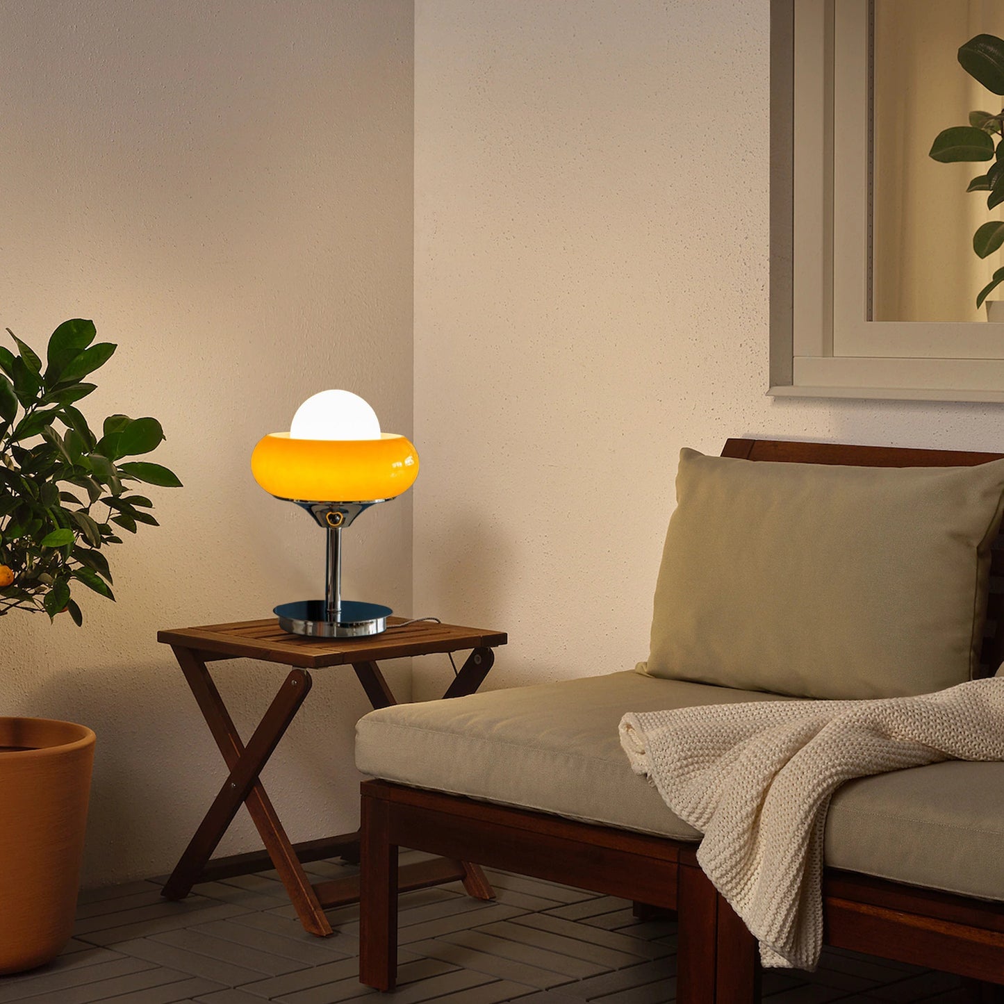 Bauhaus Egg Tart Table Lamp